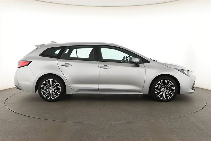 Toyota Corolla (2022) Active 2.0 Hybrid - fotka 6 z 25