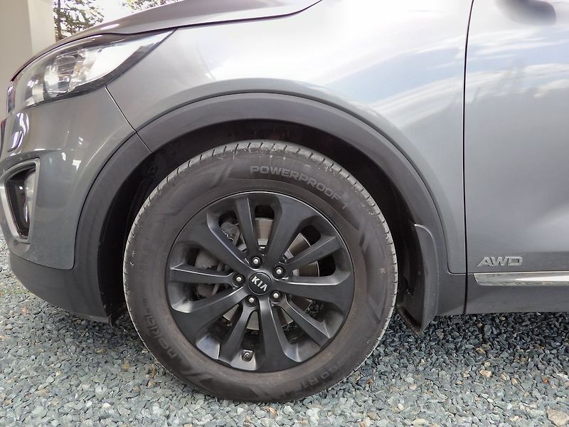 Kia Sorento 2.2CRDi Comfort Tažné ČR DPH - fotka 25 z 31