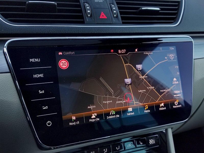 Škoda Superb (2018) Combi Style  Plus 2,0 Tdi 110 - fotka 23 z 46