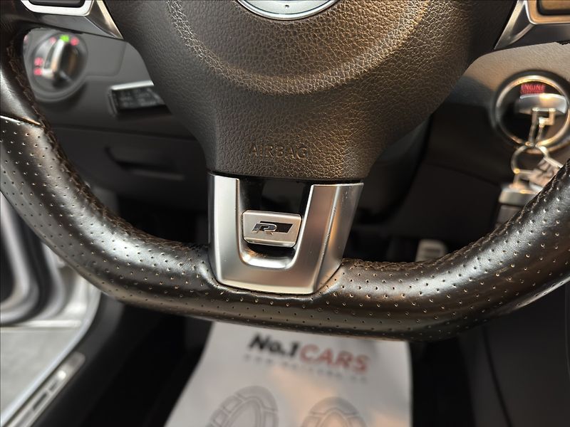 Volkswagen Passat 2,0   TDI DSG R-LINE 130kW NAV - fotka 12 z 39