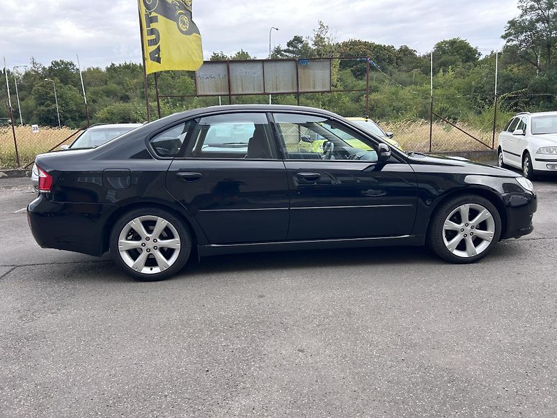 Subaru Legacy 2.0 D Active AWD - fotka 4 z 38
