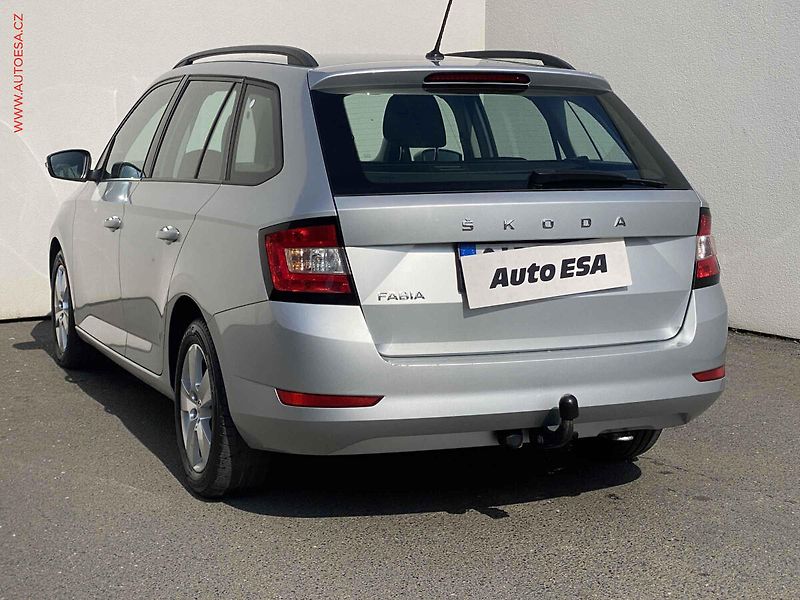 Škoda Fabia (2021) 1.0 TSi, 2.maj,ČR, Ambition - fotka 6 z 18