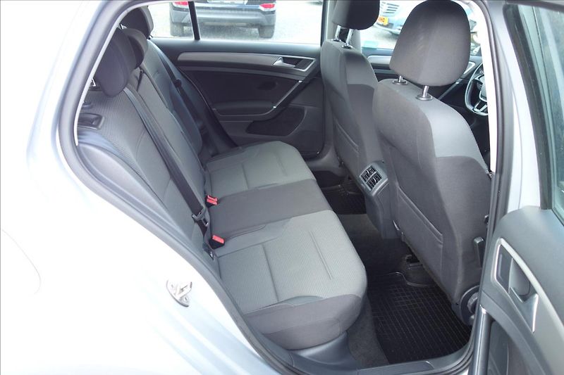 Volkswagen Golf 1,4 TSi,ČR,1 MAJ.,COMFORTLINE. - fotka 12 z 32