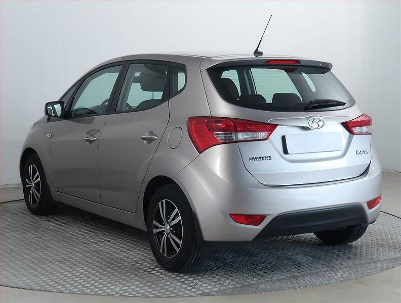 Hyundai ix20 (2015) 1.4 CRDi, Serv.kniha - fotka 4 z 16