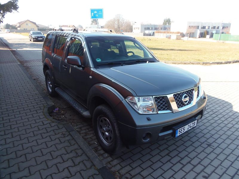 Nissan Pathfinder (2005) 2.5 DCi 4x4 redukce tažné 3t - fotka 3 z 16
