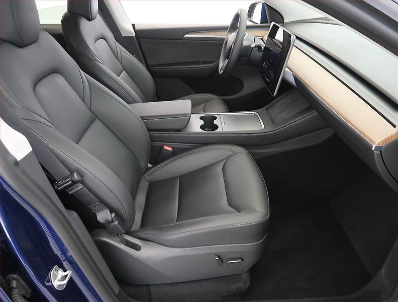 Tesla Model Y (2024) RWD LFP 60kWh, SoH 96% - fotka 9 z 33