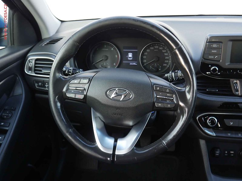 Hyundai i30 (2017) 1.6CRDi, ČR - fotka 13 z 14
