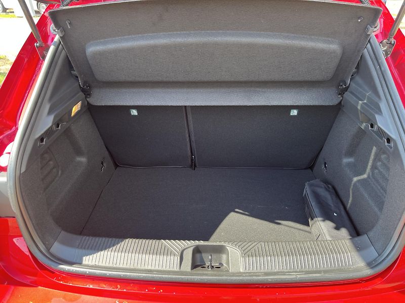 Renault Clio (2026) esprit Alpine full hybrid 160 - fotka 7 z 11