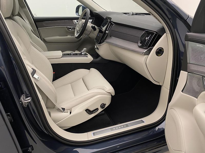 Volvo XC90 (2026) T8 AWD RECHARGE BRIGHT PLUS 7m - fotka 25 z 72