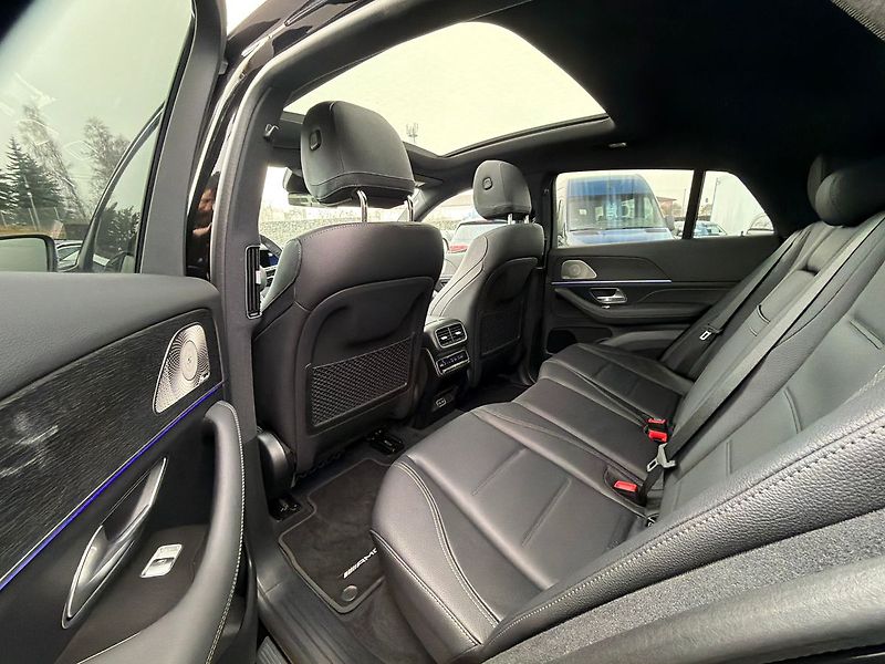 Mercedes-Benz GLE 450d 4MATIC AMG NIGHT - fotka 27 z 36