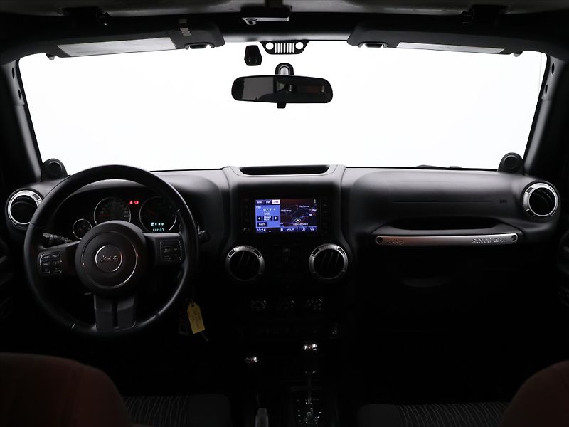 Jeep Wrangler 2,8 CRD 147 kW Unlimited Sport - fotka 25 z 33