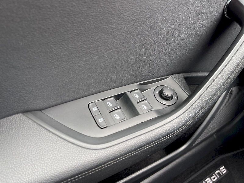 Škoda Superb (2022) 2.0 TDI 147kW DSG Style Plus c - fotka 22 z 35