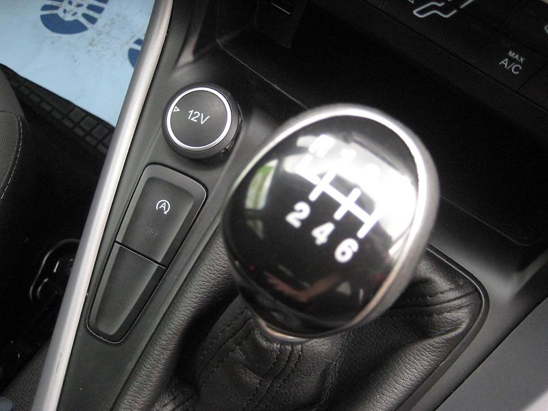 Ford Focus 1.0i 92 kW Ecob SPORT DPH-ČR! - fotka 14 z 23