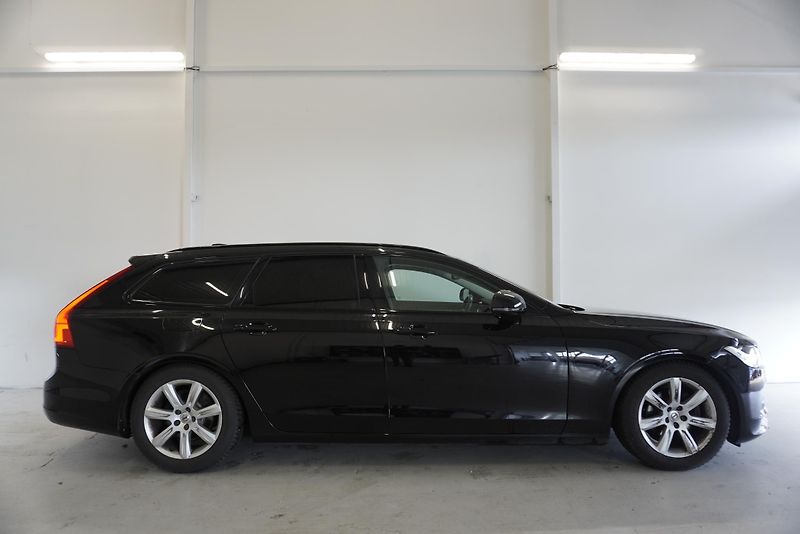 Volvo V90 2.0 D4 MOMENTUM AUTOMAT 8st. - fotka 6 z 31
