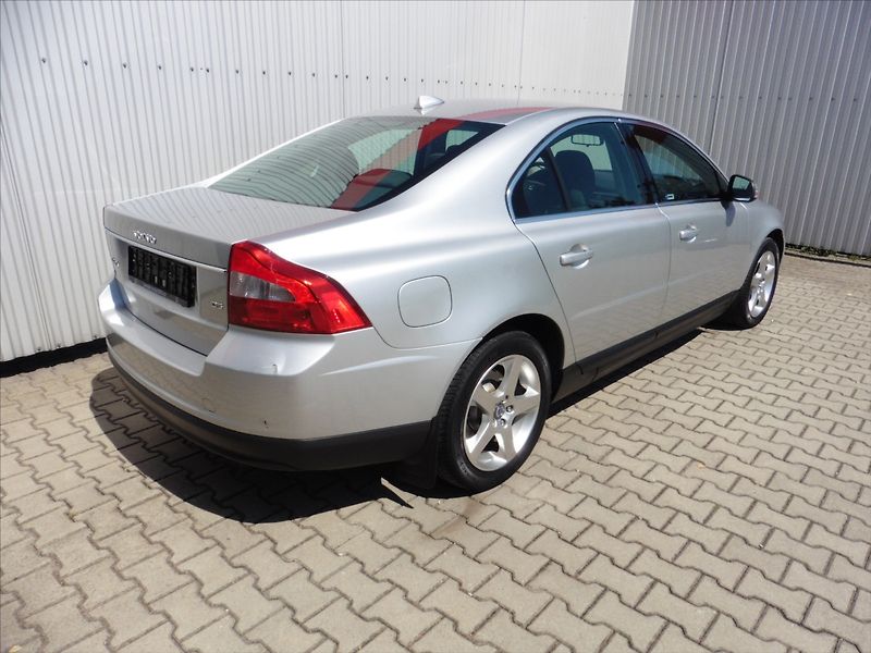 Volvo S80 2,4 D5 Momentum - fotka 5 z 11