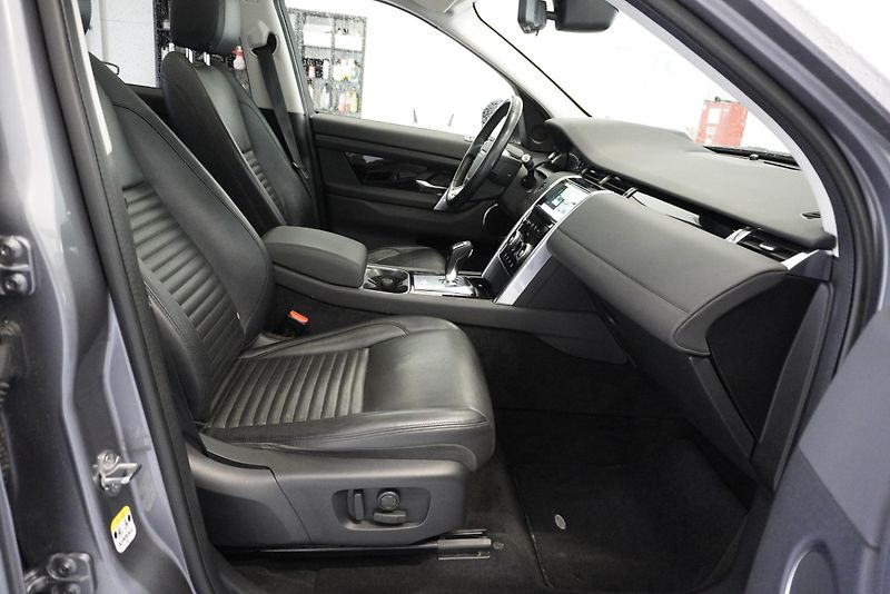 Land Rover Discovery Sport 2.0 D 134 kW 4x4 AUTOMAT  - fotka 27 z 31