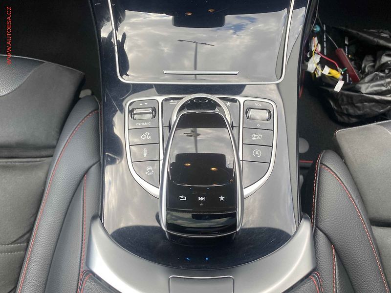 Mercedes-Benz Třídy C (2016) 3.0 Biturbo C43 AMG 4MATIC - fotka 13 z 21