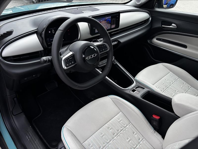 Fiat 600 1,2 Hybrid 100kW LaPrima - fotka 18 z 40
