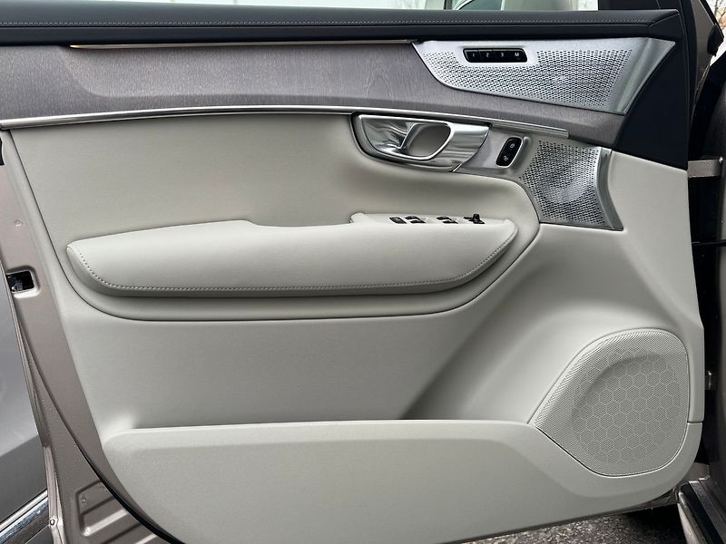 Volvo XC90 (2026) AKCE 4+4 PLUS T8, B&W, masáže, - fotka 7 z 23