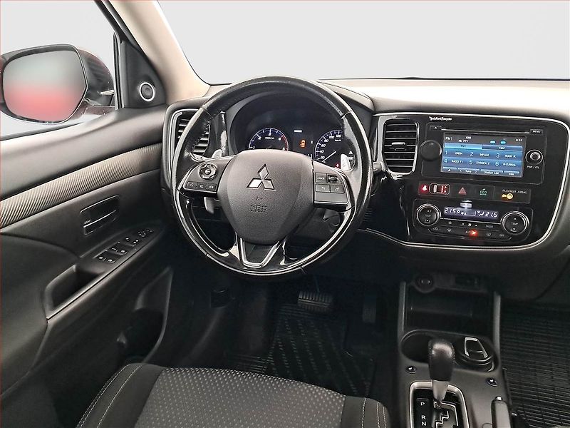 Mitsubishi Outlander (2016) 2.2 DI-D, 4X4, Automat - fotka 7 z 21
