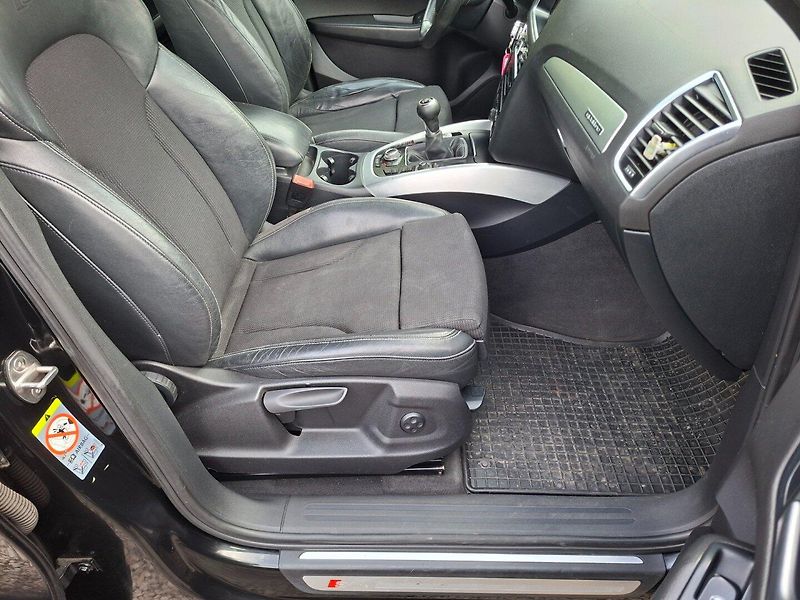 Audi Q5 (2012) 2.0TDI 105kW QUATTRO S-LINE - fotka 22 z 35