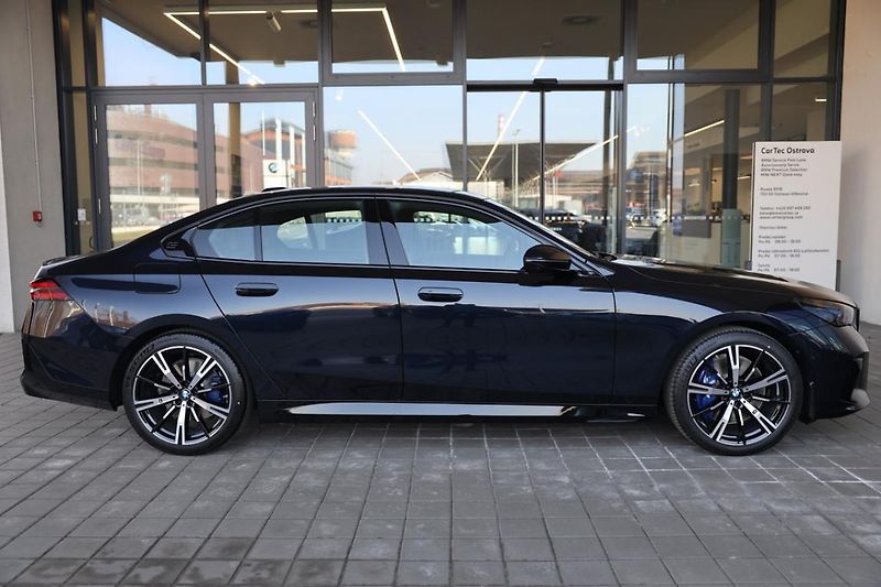 BMW Řada 5 540d xDrive Sedan - fotka 4 z 18