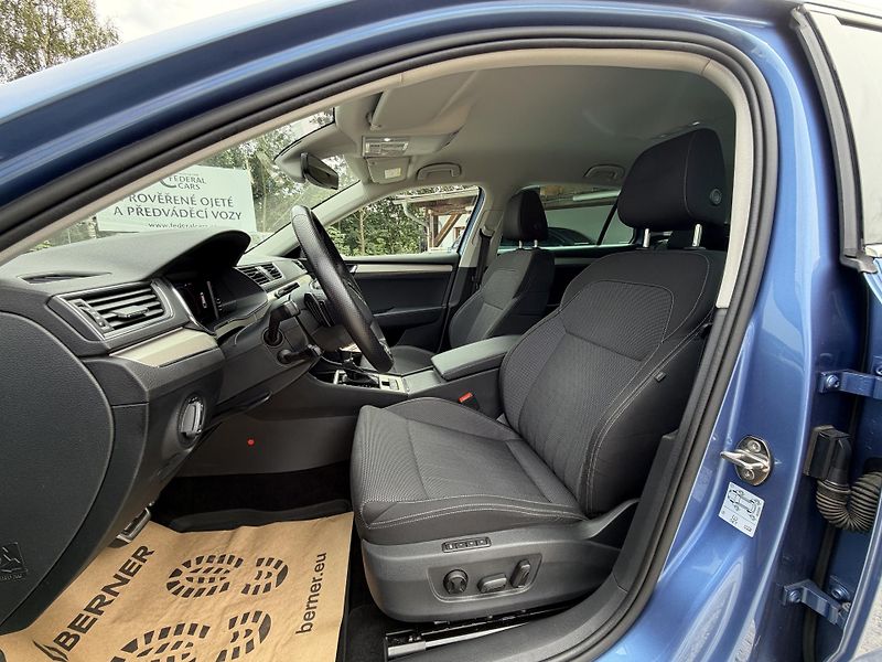 Škoda Superb  2.0 TDI 147kW Style Combi DSG - fotka 29 z 34