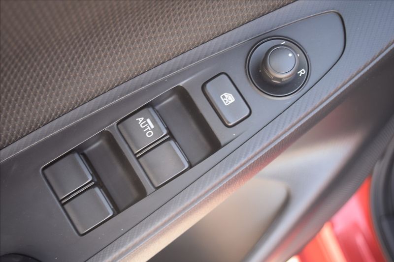 Mazda 2 1,5 i 66KW NÍZKÉ KM NOVÁ STK - fotka 33 z 49