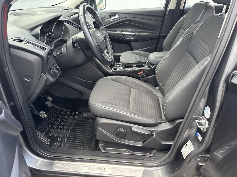 Ford Kuga (2019) 1.5EB, Bixen, navi, park - fotka 9 z 17