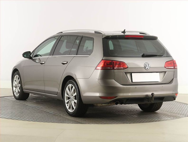 Volkswagen Golf (2016) Highline 2.0 TDI, Automat - fotka 4 z 23