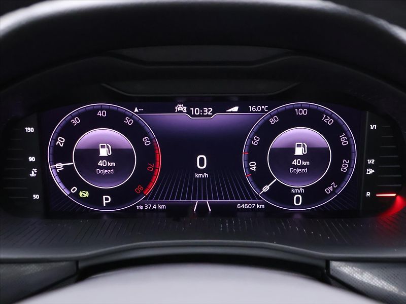Škoda Kamiq 1,0 TSI DSG Style Sport Virtua - fotka 16 z 35