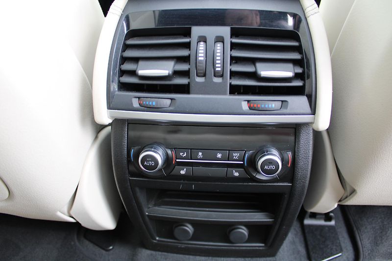 BMW X5 xDrive35i Bang&Olufsen Webasto - fotka 25 z 33