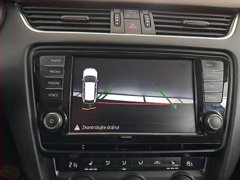 Škoda Octavia (2017) 1.6 TDI, Automat, Navi - fotka 18 z 22