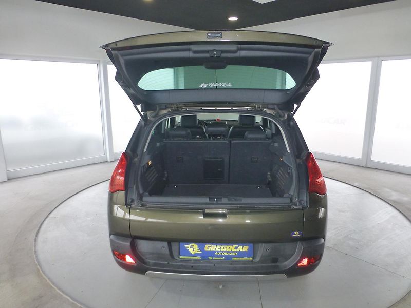 Peugeot 3008 (2012) 1,6i-115KW*PANORAMA*NAV*VYHŘ.S - fotka 25 z 27
