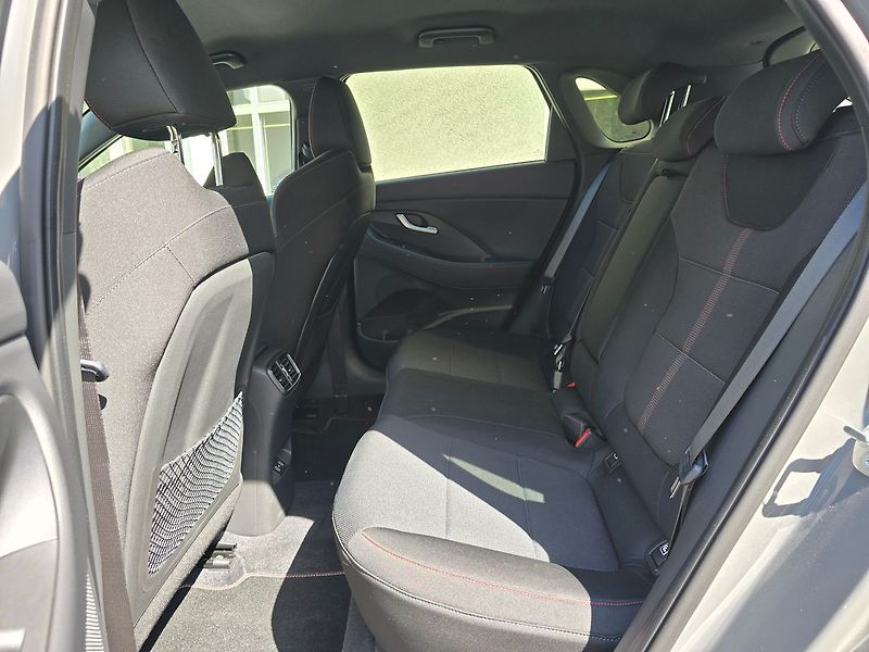 Hyundai i30 1.5 T-GDi DCT N-Line, serv.kn. - fotka 23 z 26