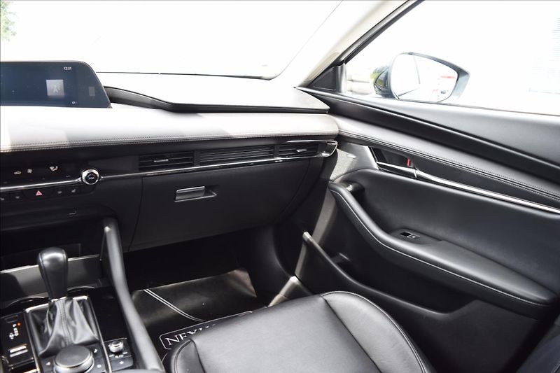 Mazda 3 2,0 i 90KW NÍZKÉ KM KUŽE ALU - fotka 31 z 55
