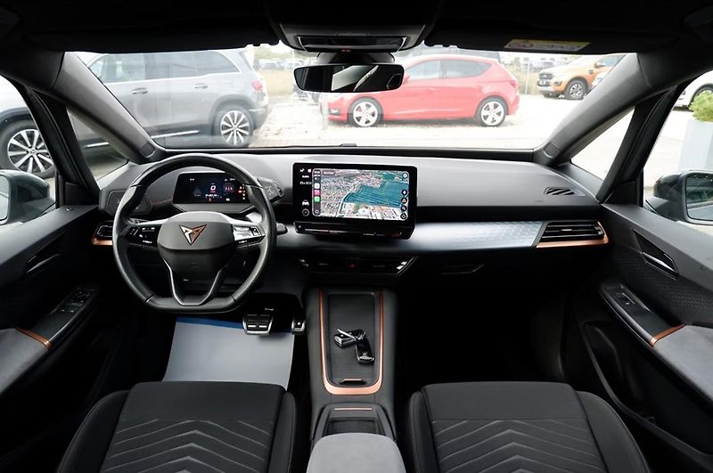 Cupra Born 150kW SoH 89% Tep.čerpadlo - fotka 12 z 20