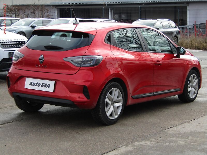 Renault Clio (2024) 1.0 TCe, 1.maj,ČR, AC, LED - fotka 4 z 19