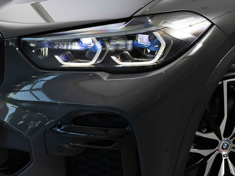 BMW X5 xDrive45e iPerformance - fotka 8 z 22