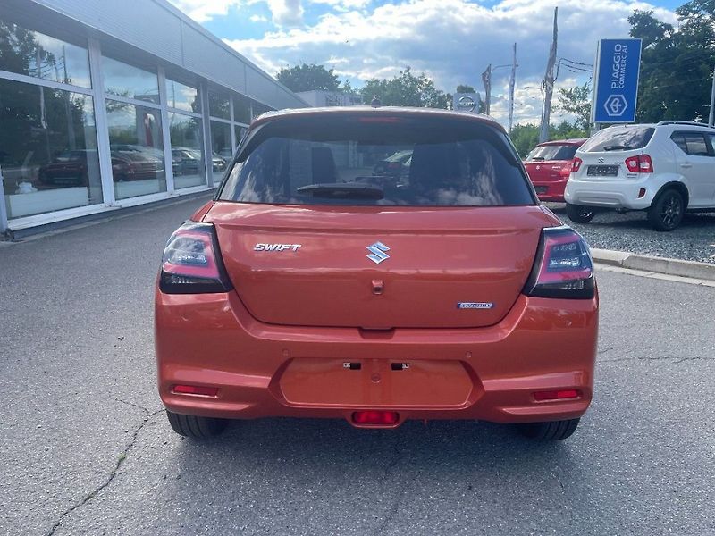 Suzuki Swift Premium 1,2 DualJet automat - fotka 6 z 9