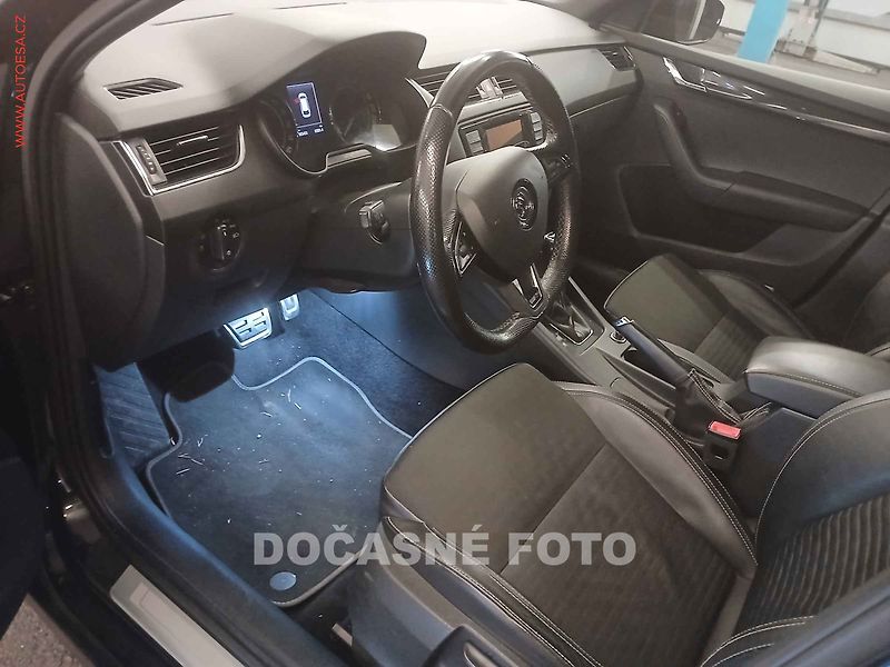 Škoda Octavia (2014) 2.0 TDi, RS, DSG, bixen, navi - fotka 3 z 3