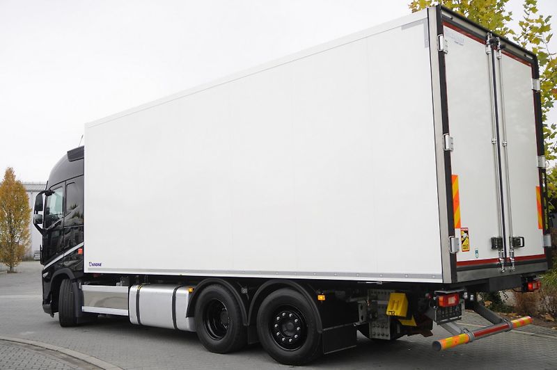 Volvo FH (2023) 500 6x2 / KRONE 18 EPAL  - fotka 3 z 24