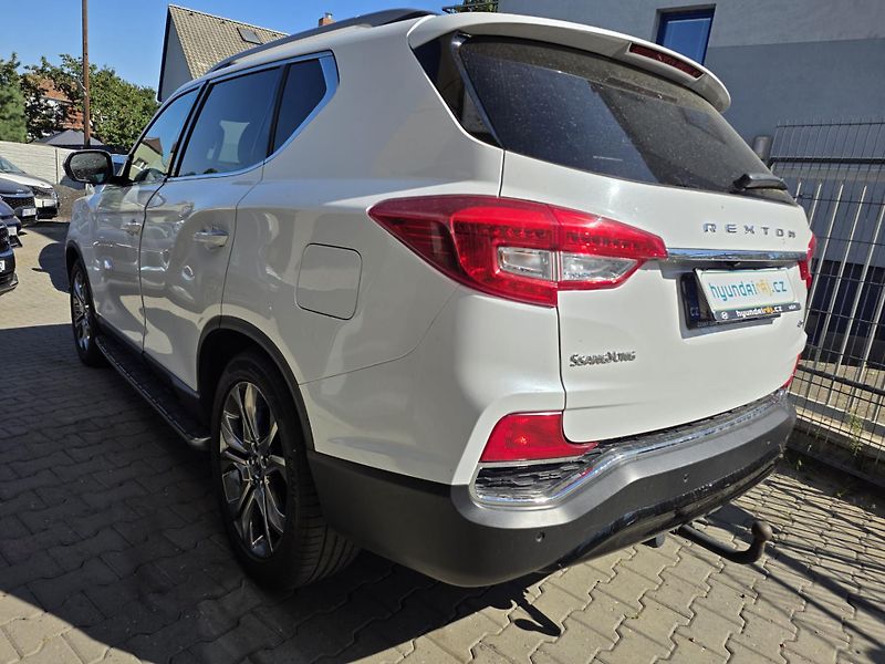 SsangYong Rexton 2.2-4x4-TAŽNÉ 3t-AUTOMAT - fotka 10 z 14