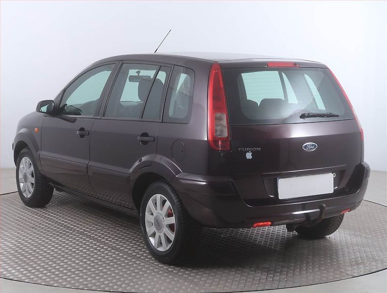 Ford Fusion (2010) 1.4, Serv.kniha, Tažné - fotka 4 z 14
