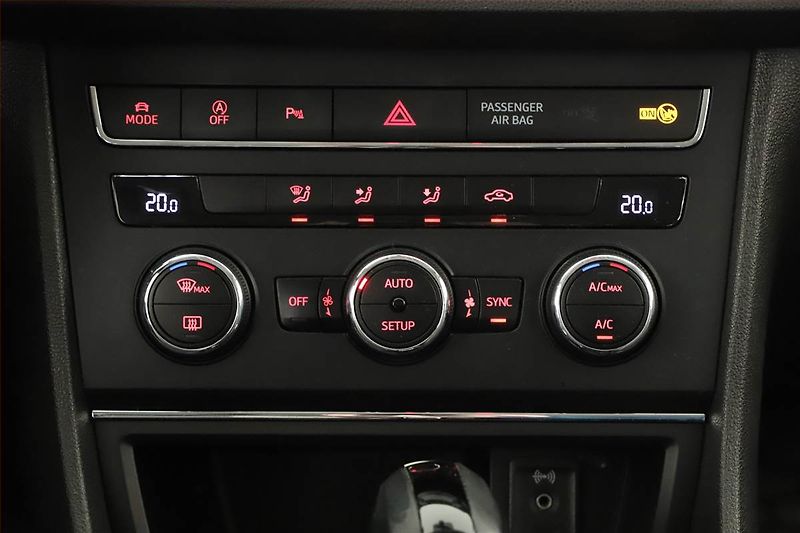 Seat Leon (2016) 2.0 TDI, 4X4, Automat, Kůže - fotka 12 z 18