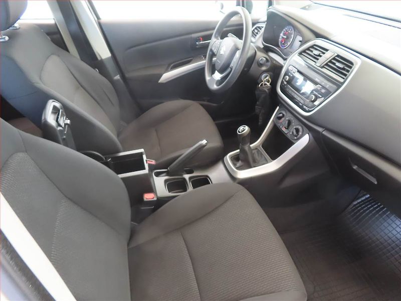 Suzuki SX4 S-Cross (2018) 1.0 BoosterJet, Serv.kniha - fotka 9 z 13