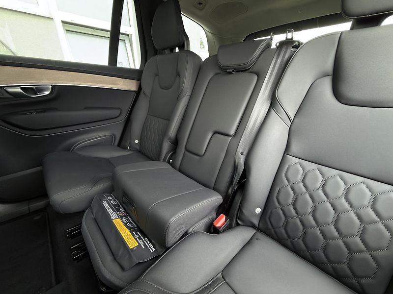 Volvo XC90 B5 AWD PLUS BRIGHT // +kola  - fotka 16 z 51