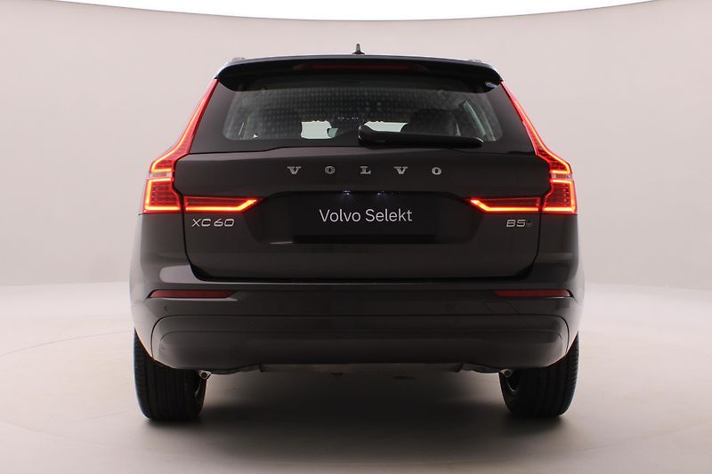Volvo XC60 B5 AWD CORE AUT REZERVACE - fotka 12 z 52