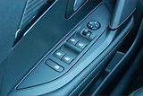 Peugeot 208 (2020) 50 kWh, SoH 87%, Automat - náhled 15