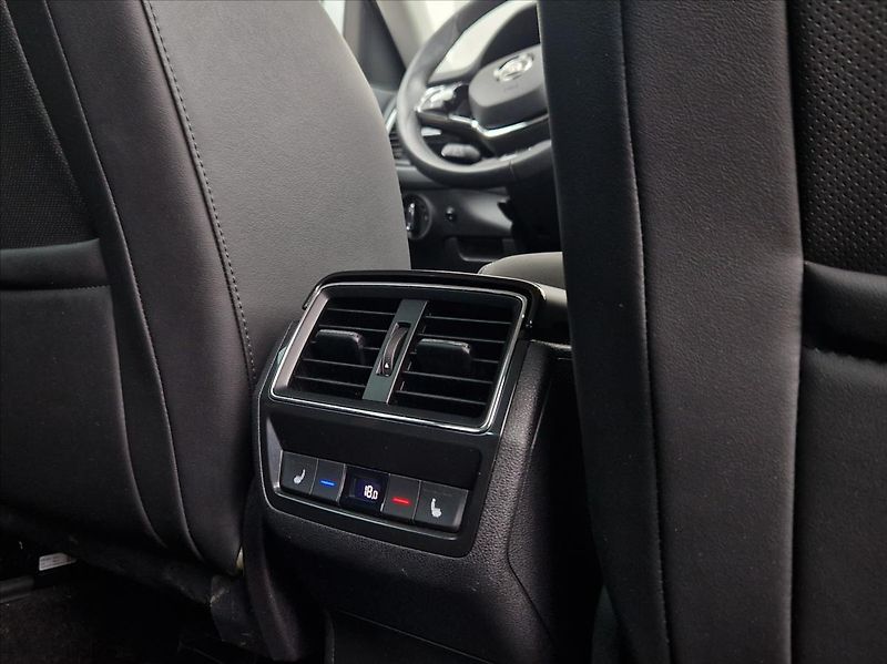Škoda Kodiaq 2,0 TDI DSG L&K 4x4 TOP Stav - fotka 14 z 32